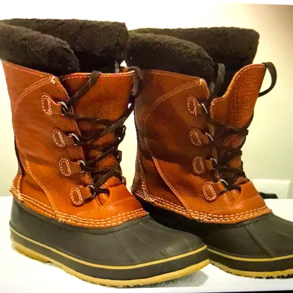 LL Bean Women’s Snow Boots, Tumbled Brown Leather 9M